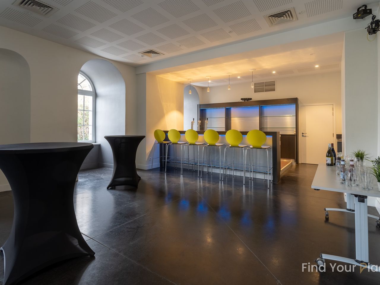 Le Bar